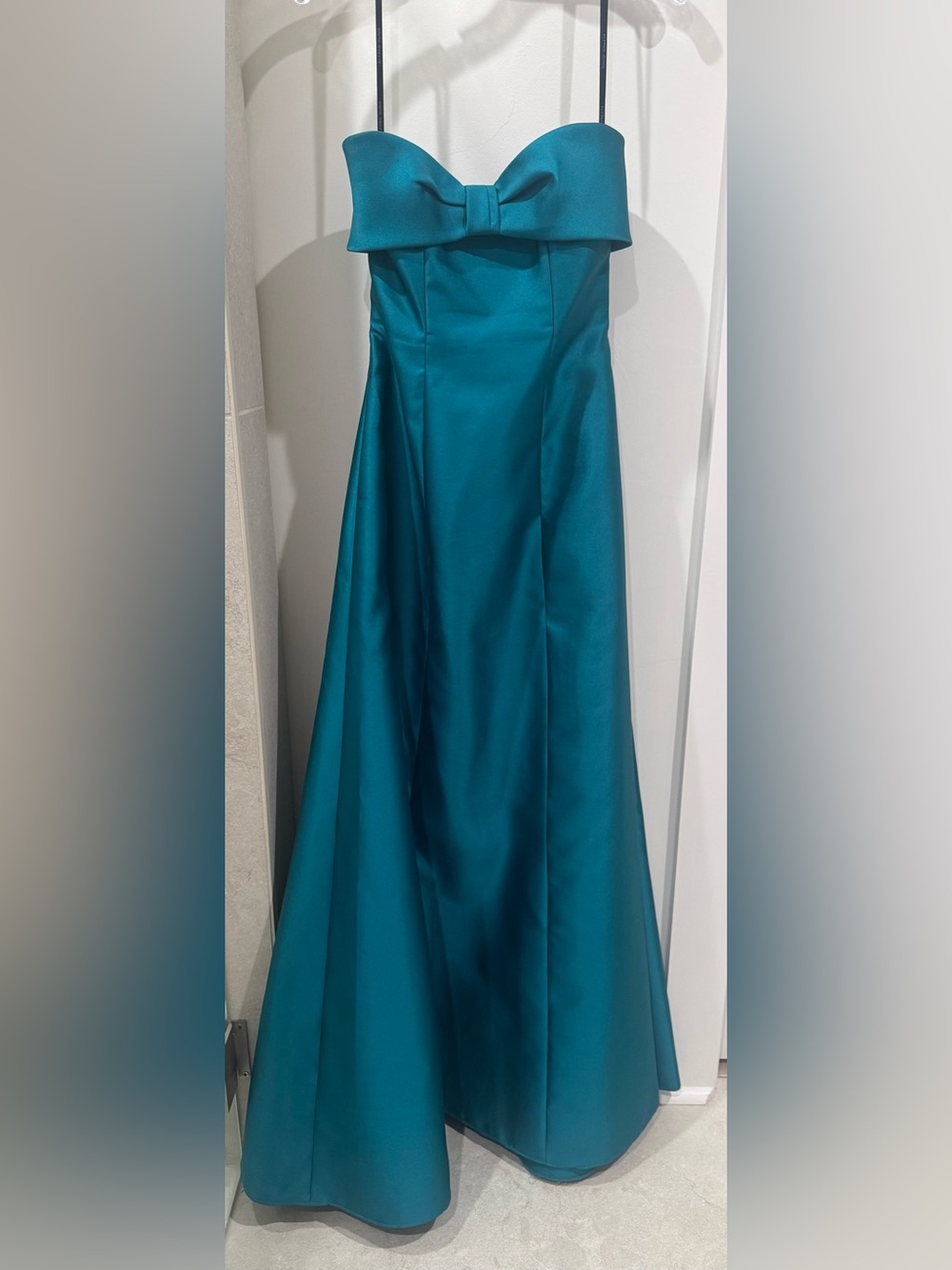 Alfred Sung Bow Strapless Ball Gown In Dark Teal - Size 0